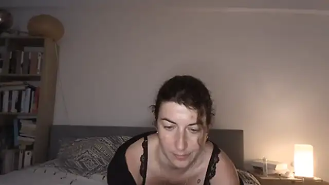 Jo LieLive online show from 06-28-26, 06:58