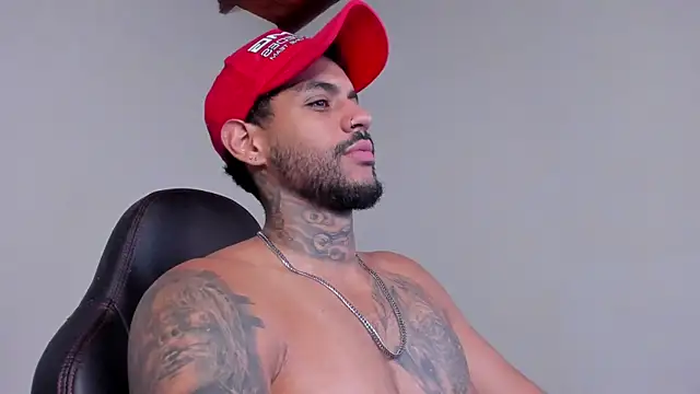 LuigiVitale 1 online show from 12-05-25, 01:14