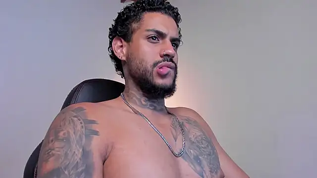 LuigiVitale 1 online show from 02-20-26, 01:46