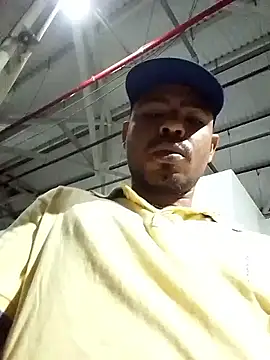 Snapshot of morenoosafado18cm chatting on 11-25-25, 09:48 morenoosafado18cm online show from 11-25-25, 09:48