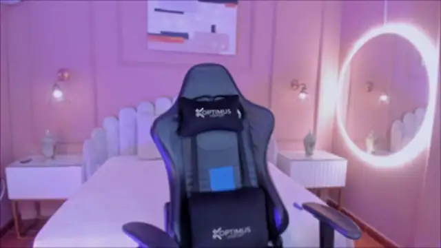 Snapshot of valery_sofia05 chatting on 11-14-25, 02:32 valery sofia05 online show from 11-14-25, 02:32