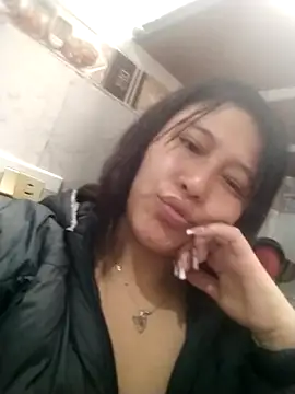 Snapshot of Kitty_25x chatting on 11-15-25, 01:07 Kitty 25x online show from 11-15-25, 01:07