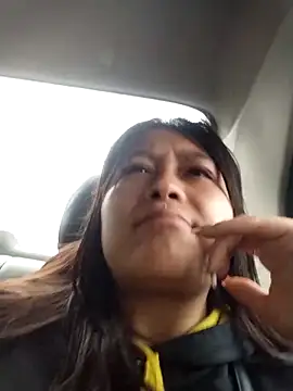 Snapshot of Kitty_25x chatting on 11-19-25, 01:33 Kitty 25x online show from 11-19-25, 01:33