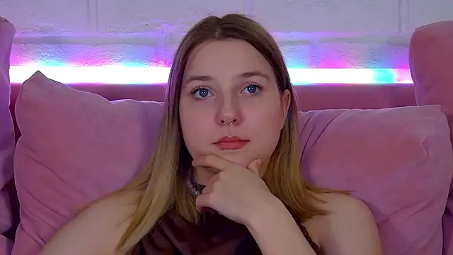 TinnaBurton online show from 04-28-26, 02:27