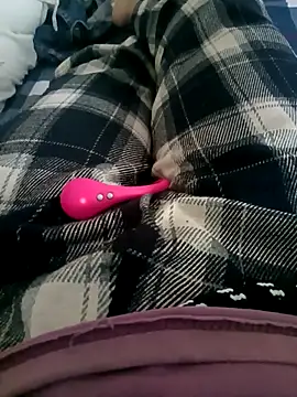 Hien93love online show from 04-28-26, 02:10