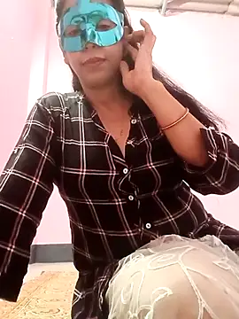 Nisha  19 online show from 12-03-25, 03:43