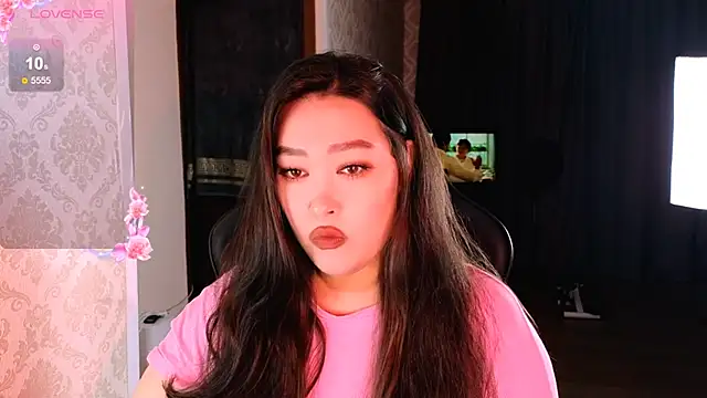 Emma Uilson online show from 11-19-25, 11:32