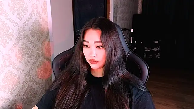 Emma Uilson online show from 01-11-26, 02:22