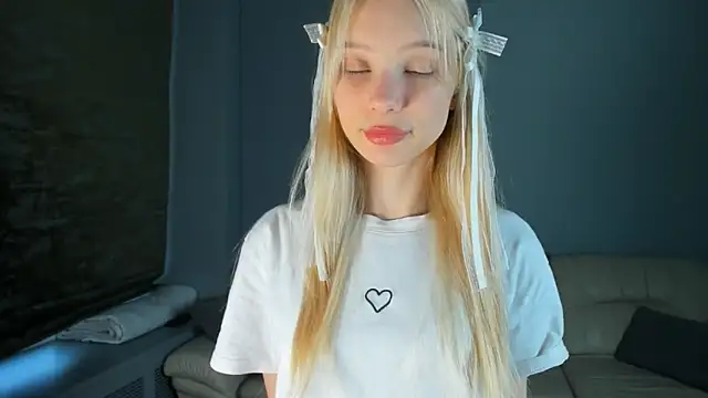 Snapshot of 18ki_ra18 chatting on 11-28-25, 04:48 18ki ra18 online show from 11-28-25, 04:48