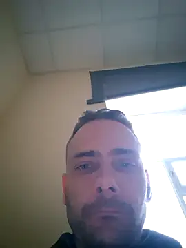 Snapshot of Gregorywhitelegs chatting on 03-11-26, 03:29 Gregorywhitelegs online show from 03-11-26, 03:29