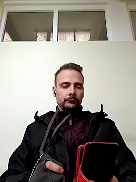 Snapshot of Gregorywhitelegs chatting on 04-24-26, 11:34 Gregorywhitelegs online show from 04-24-26, 11:34