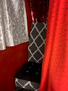 Snapshot of Monicaa___ chatting on 11-16-25, 02:33 Monicaa online show from 11-16-25, 02:33