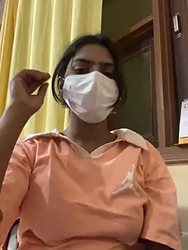 Snapshot of sexyayeshadesi chatting on 02-25-26, 07:23 sexyayeshadesi online show from 02-25-26, 07:23