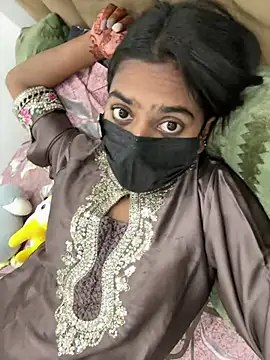 Snapshot of sexyayeshadesi chatting on 03-21-26, 06:22 sexyayeshadesi online show from 03-21-26, 06:22