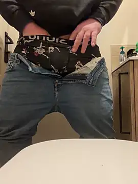 Snapshot of Ced1326 chatting on 11-22-25, 03:33 Ced1326 online show from 11-22-25, 03:33