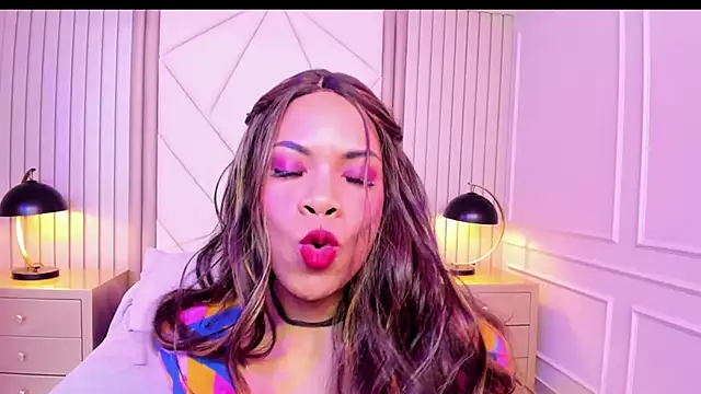 Snapshot of LailaDavidson chatting on 05-23-26, 12:20 LailaDavidson online show from 05-23-26, 12:20