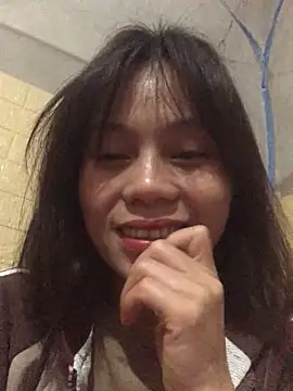 Snapshot of Trangbabylove chatting on 12-22-25, 10:07 Trangbabylove online show from 12-22-25, 10:07