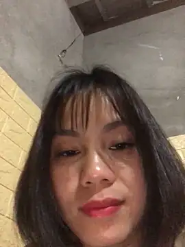 Snapshot of Trangbabylove chatting on 02-23-26, 01:03 Trangbabylove online show from 02-23-26, 01:03