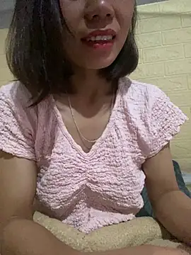 Snapshot of Trangbabylove chatting on 07-02-26, 02:11 Trangbabylove online show from 07-02-26, 02:11