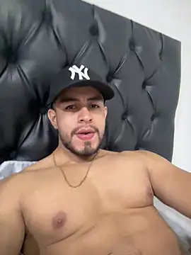 Snapshot of Ethan_king_ chatting on 01-17-26, 02:49 Ethan king online show from 01-17-26, 02:49