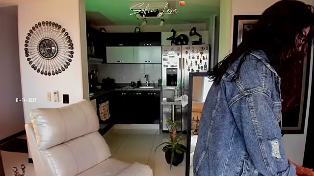 sofiasexhot online show from 11-11-25, 07:58