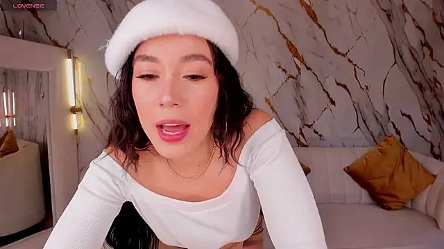 Snapshot of ZaraKafruni chatting on 02-27-26, 04:23 ZaraKafruni online show from 02-27-26, 04:23