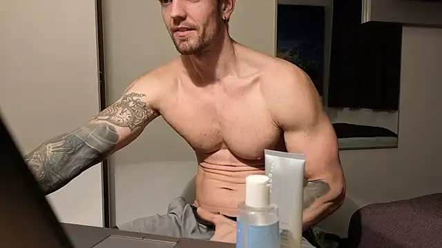 Snapshot of Mystery_Mark chatting on 12-02-25, 07:31 Mystery Mark online show from 12-02-25, 07:31