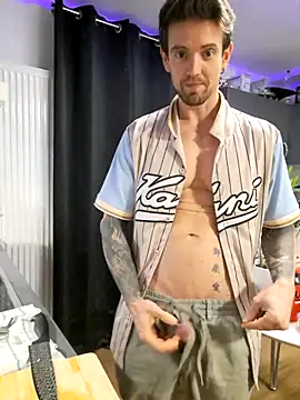 Snapshot of Mystery_Mark chatting on 03-04-26, 06:25 Mystery Mark online show from 03-04-26, 06:25