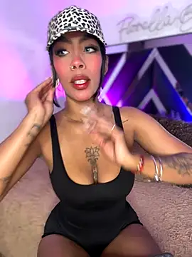 Fiorella Bossh  online show from 11-18-25, 07:07