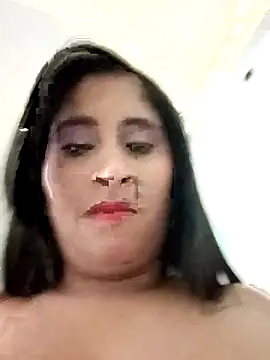 Snapshot of CarolinaNavas33 chatting on 12-18-25, 01:55 CarolinaNavas33 online show from 12-18-25, 01:55