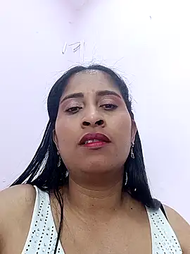 Snapshot of CarolinaNavas33 chatting on 03-26-26, 02:33 CarolinaNavas33 online show from 03-26-26, 02:33