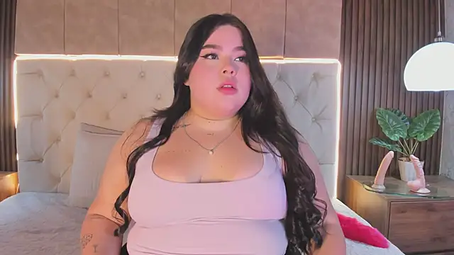 Martina croww online show from 11-21-25, 03:05