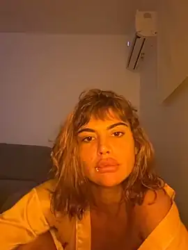 Snapshot of honeysohpia chatting on 11-17-25, 07:14 honeysohpia online show from 11-17-25, 07:14