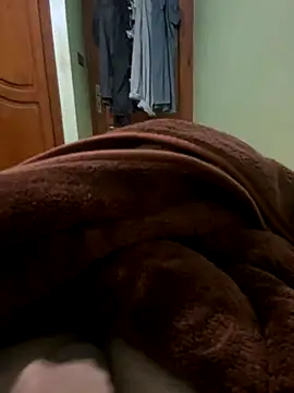 Snapshot of yassssst chatting on 12-19-25, 12:17 yassssst online show from 12-19-25, 12:17