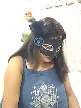 Cute-richa1 online show from 04-19-26, 02:16