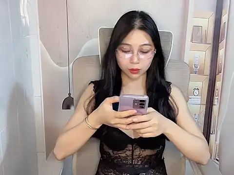 Lousii online show from 04-18-26, 07:01