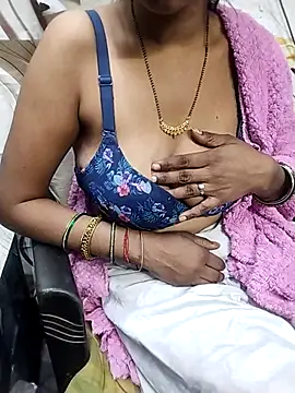 Snapshot of sexysushma1992 chatting on 11-27-25, 11:12 sexysushma1992 online show from 11-27-25, 11:12