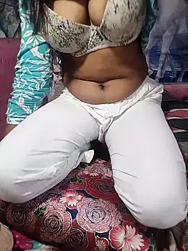 Snapshot of sexysushma1992 chatting on 02-13-26, 01:29 sexysushma1992 online show from 02-13-26, 01:29