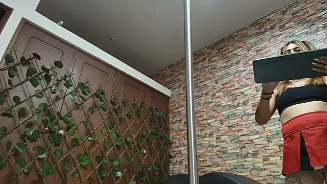 dania ch online show from 11-16-25, 01:39