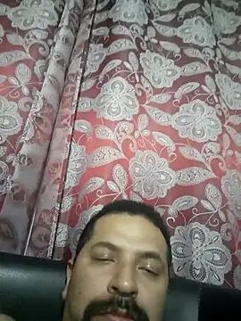 Snapshot of BuskedFester chatting on 12-03-25, 05:26 BuskedFester online show from 12-03-25, 05:26