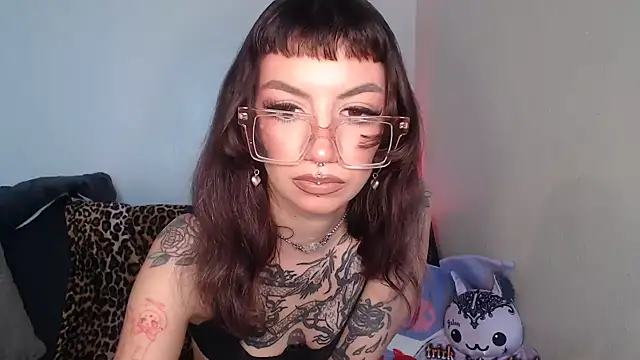 Snapshot of sugarthekitten chatting on 11-15-25, 09:32 sugarthekitten online show from 11-15-25, 09:32