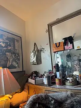 Motherbigbus online show from 12-19-25, 09:00