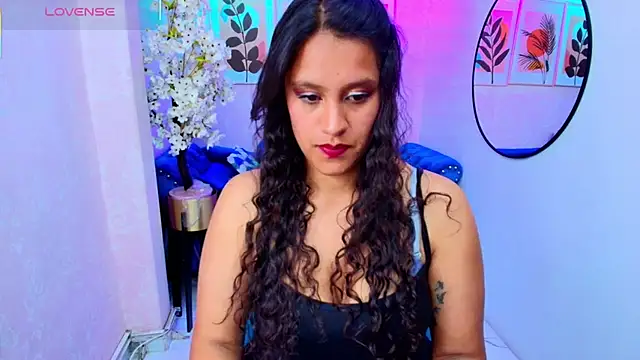 Snapshot of Lili_rousx chatting on 11-27-25, 03:30 Lili rousx online show from 11-27-25, 03:30