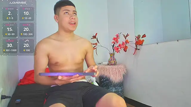 Lucastorrez01 online show from 12-02-25, 03:56