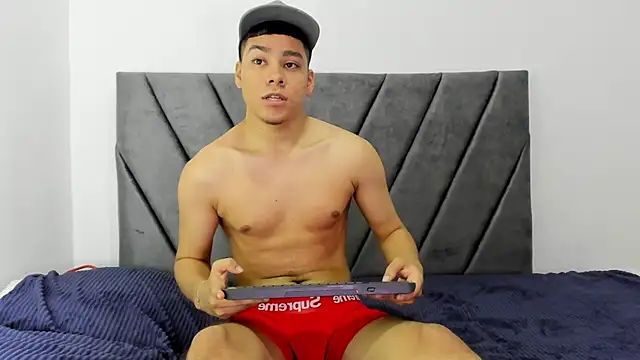 Lucastorrez01 online show from 07-16-26, 10:38