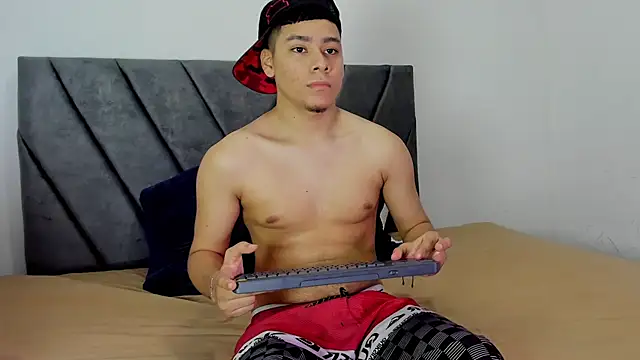 Lucastorrez01 online show from 08-01-26, 10:30