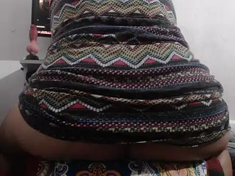 Snapshot of Liz_dark_secret chatting on 12-14-25, 08:41 Liz dark secret online show from 12-14-25, 08:41