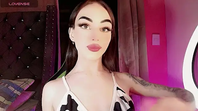 Snapshot of Baby_luxury chatting on 01-15-26, 05:01 Baby luxury online show from 01-15-26, 05:01