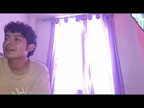 Snapshot of Youngcople18 chatting on 11-16-25, 06:13 Youngcople18 online show from 11-16-25, 06:13