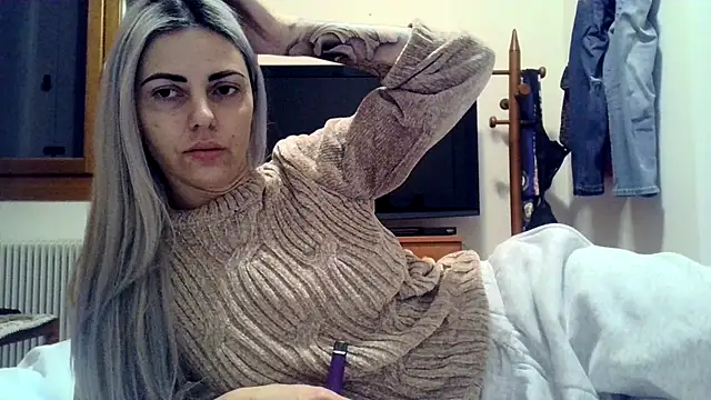 Snapshot of feliciafelon chatting on 03-06-26, 03:52 feliciafelon online show from 03-06-26, 03:52